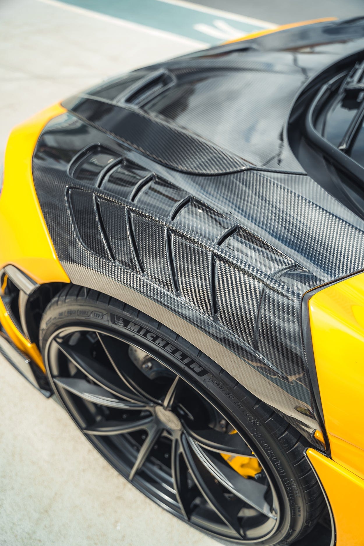 MCLAREN 720S CARBON FIBRE FRONT FENDERS - CT DESIGN-CT Carbon-CT Carbon - High-quality carbon fiber and gloss black aerodynamic parts for premium sports and luxury vehicles.