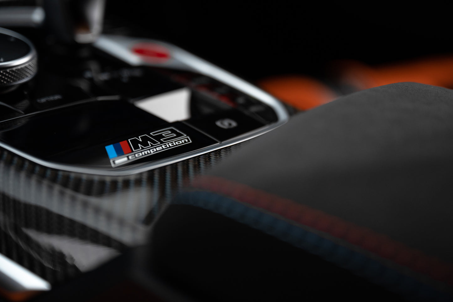 BMW M3/M4 G8X Emblem für Mittelkonsole