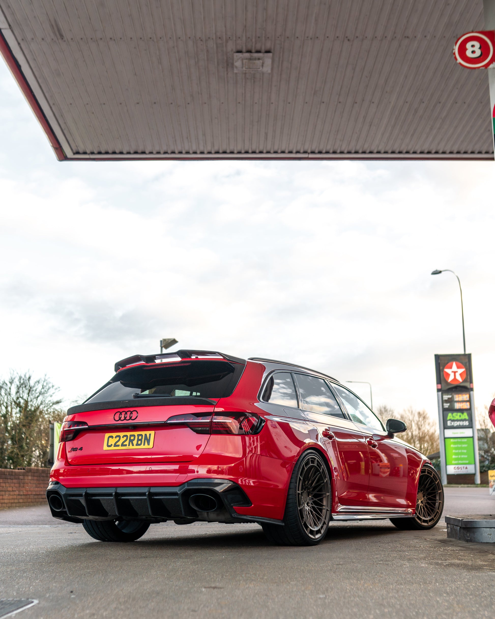 AUDI A4/S4/RS4 B9 & 9.5 CARBON FIBRE MIDDLE SPOILER - CT DESIGN-Spoiler-CT CARBON-CT Carbon - High-quality carbon fiber and gloss black aerodynamic parts for premium sports and luxury vehicles.