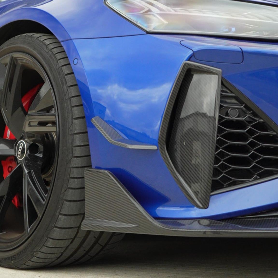 AUDI RS6 AVANT FULL CARBON FIBRE KIT - CT DESIGN V2-Kit-CT CARBON-CT Carbon - High-quality carbon fiber and gloss black aerodynamic parts for premium sports and luxury vehicles.