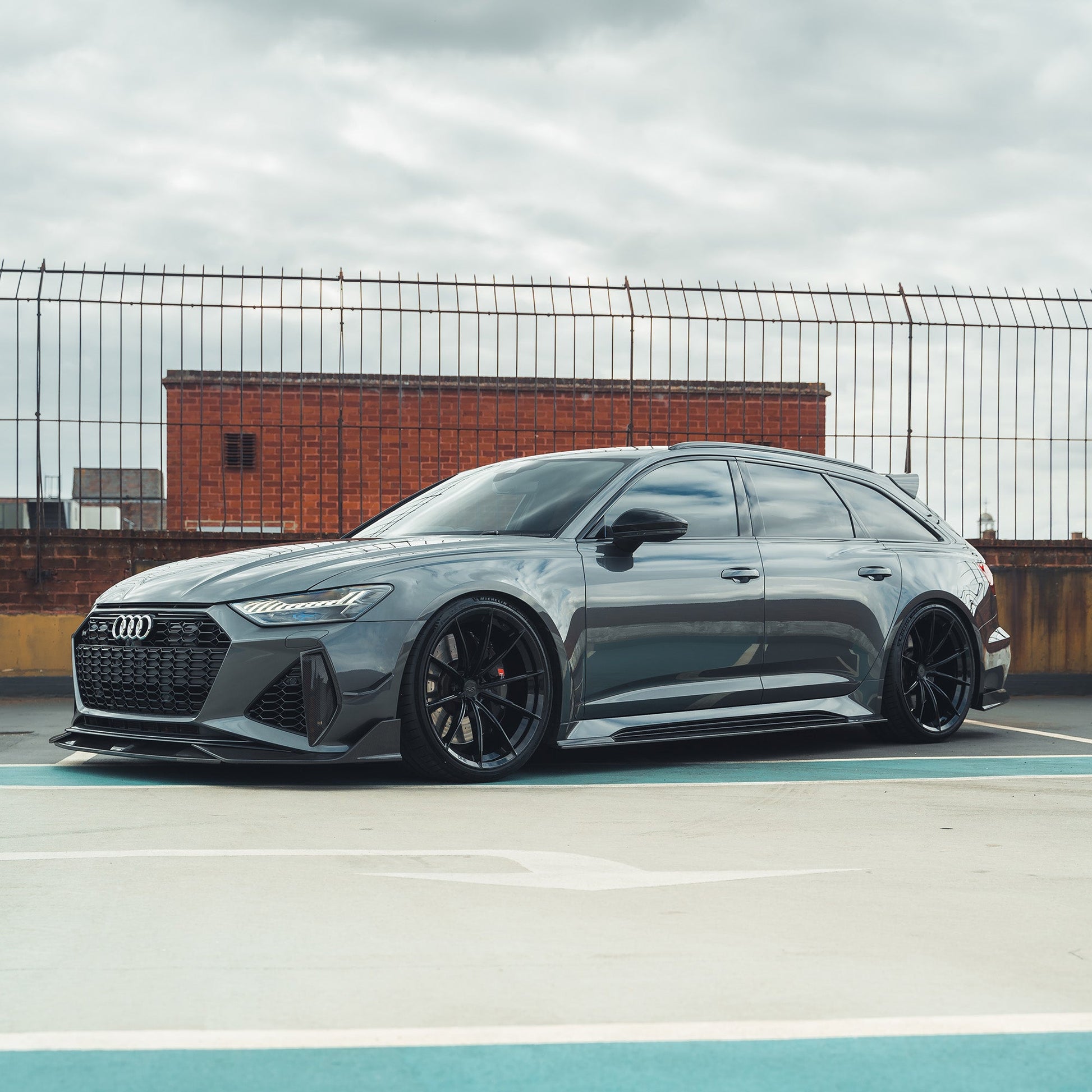 AUDI RS6/RS7 C8 AVANT CARBON FIBRE FRONT BUMPER VENT TRIM-Accessories-CT CARBON-CT Carbon - High-quality carbon fiber and gloss black aerodynamic parts for premium sports and luxury vehicles.
