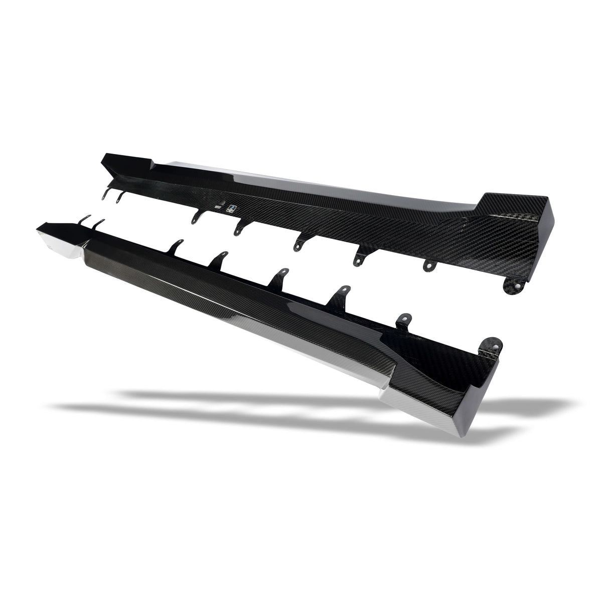 BMW XM G09 side skirts with lower door extensions