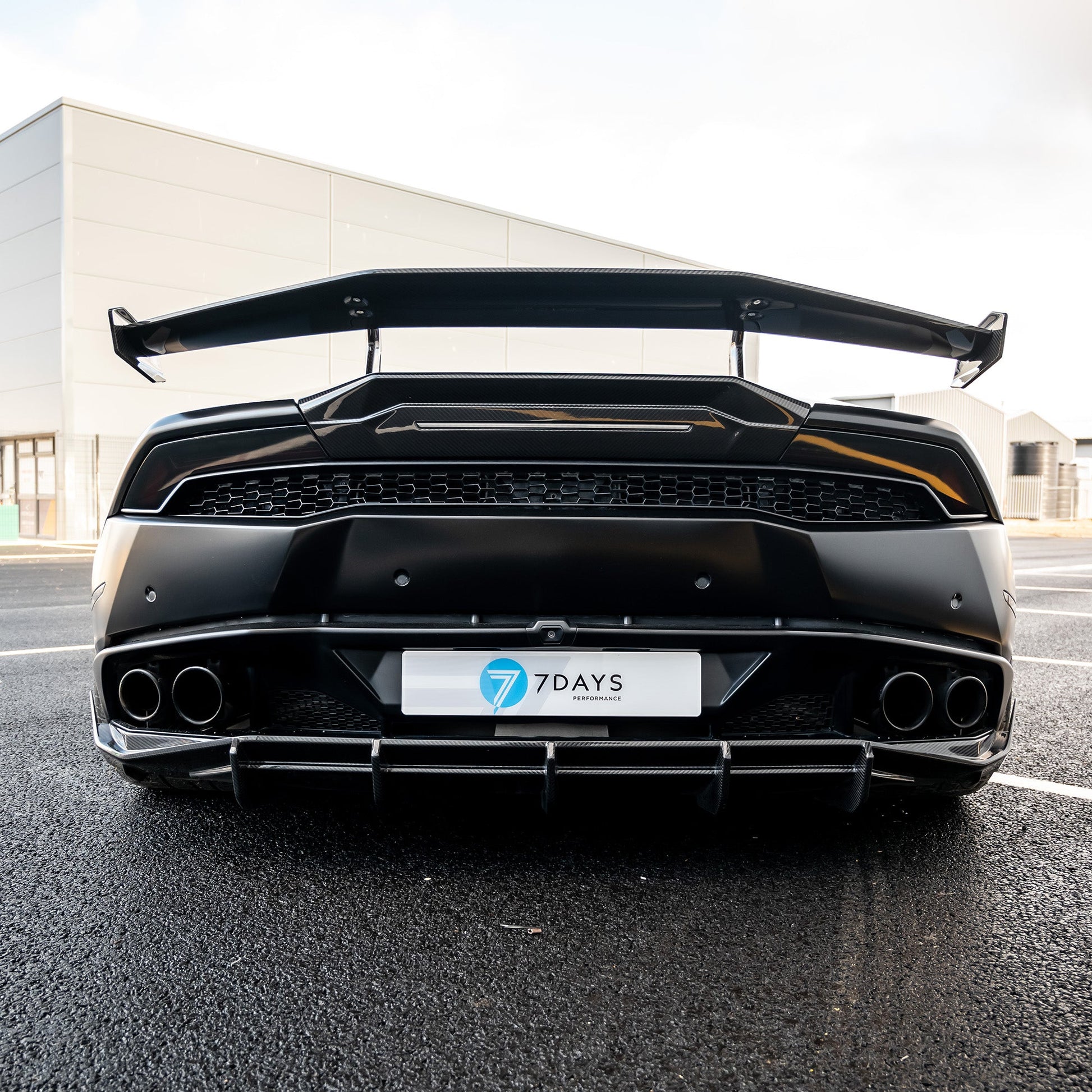 LAMBORGHINI HURACAN LP-610 CARBON FIBRE FULL KIT - CT DESIGN-Kit-CT CARBON-CT Carbon - High-quality carbon fiber and gloss black aerodynamic parts for premium sports and luxury vehicles.