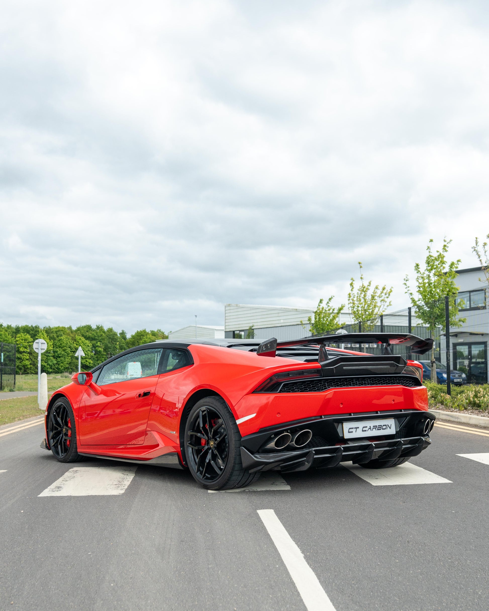 LAMBORGHINI HURACAN LP-610 CARBON FIBRE FULL KIT - CT DESIGN-Kit-CT CARBON-CT Carbon - High-quality carbon fiber and gloss black aerodynamic parts for premium sports and luxury vehicles.