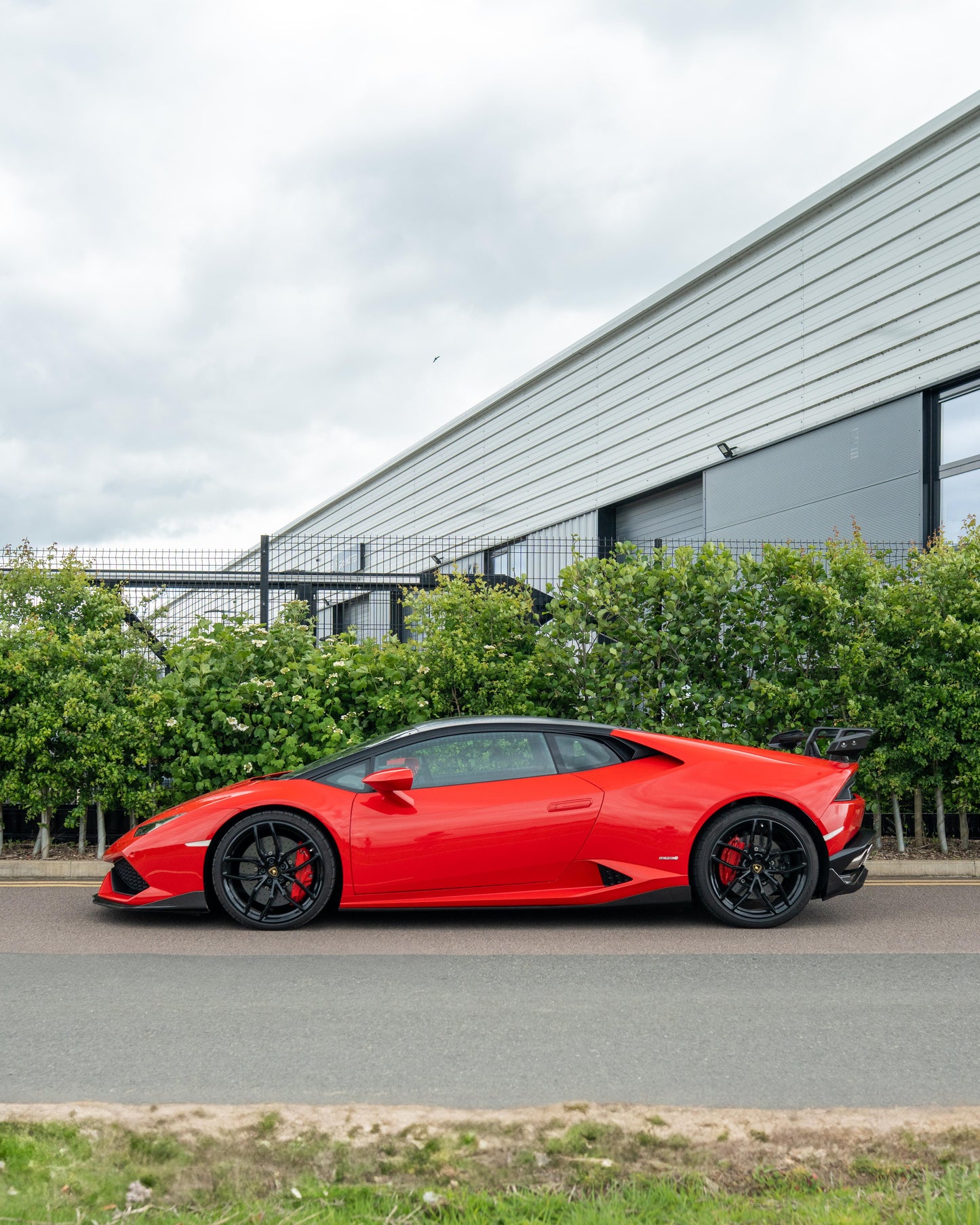 LAMBORGHINI HURACAN LP-610 CARBON FIBRE FULL KIT - CT DESIGN-Kit-CT CARBON-CT Carbon - High-quality carbon fiber and gloss black aerodynamic parts for premium sports and luxury vehicles.