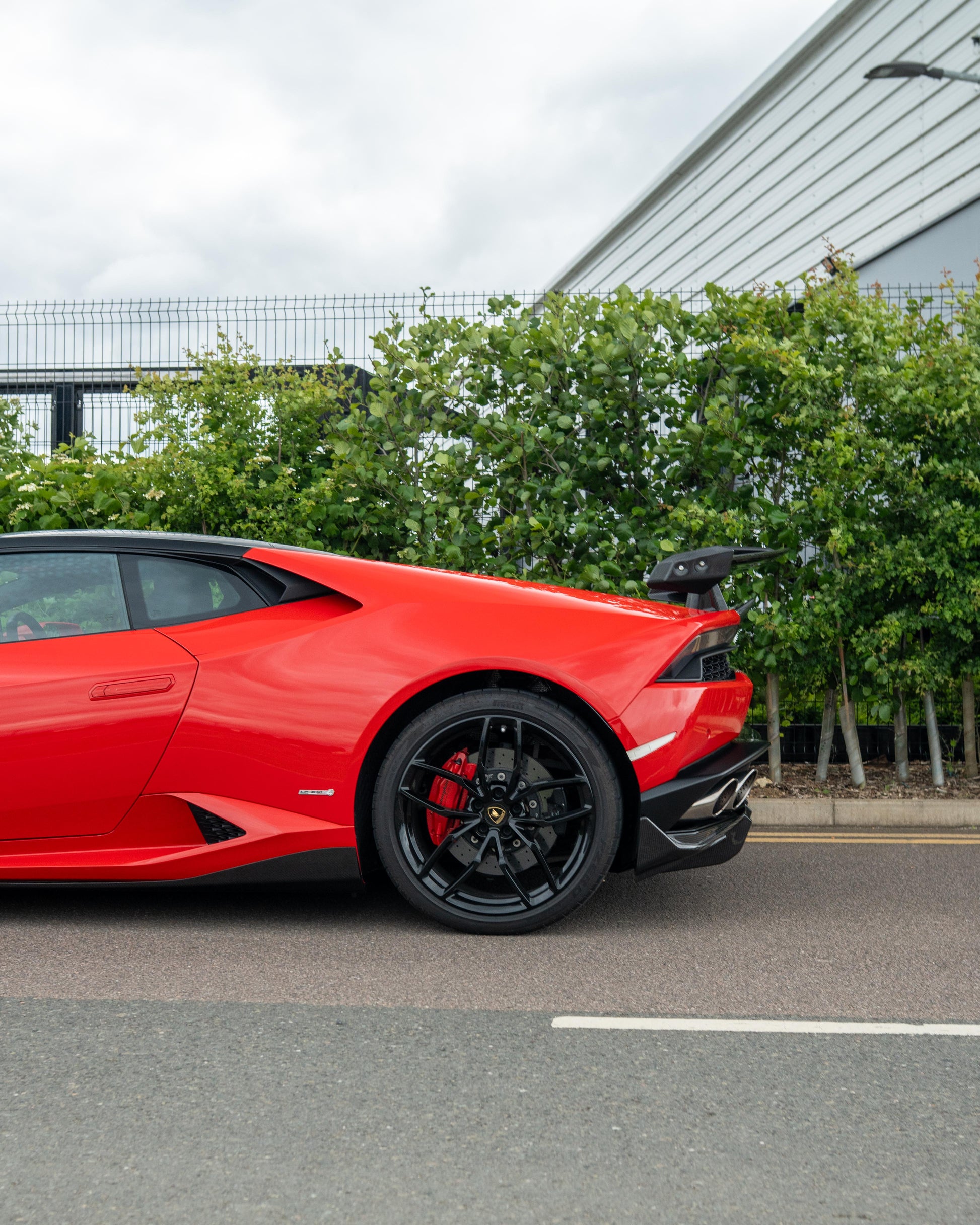 LAMBORGHINI HURACAN LP-610 CARBON FIBRE FULL KIT - CT DESIGN-Kit-CT CARBON-CT Carbon - High-quality carbon fiber and gloss black aerodynamic parts for premium sports and luxury vehicles.
