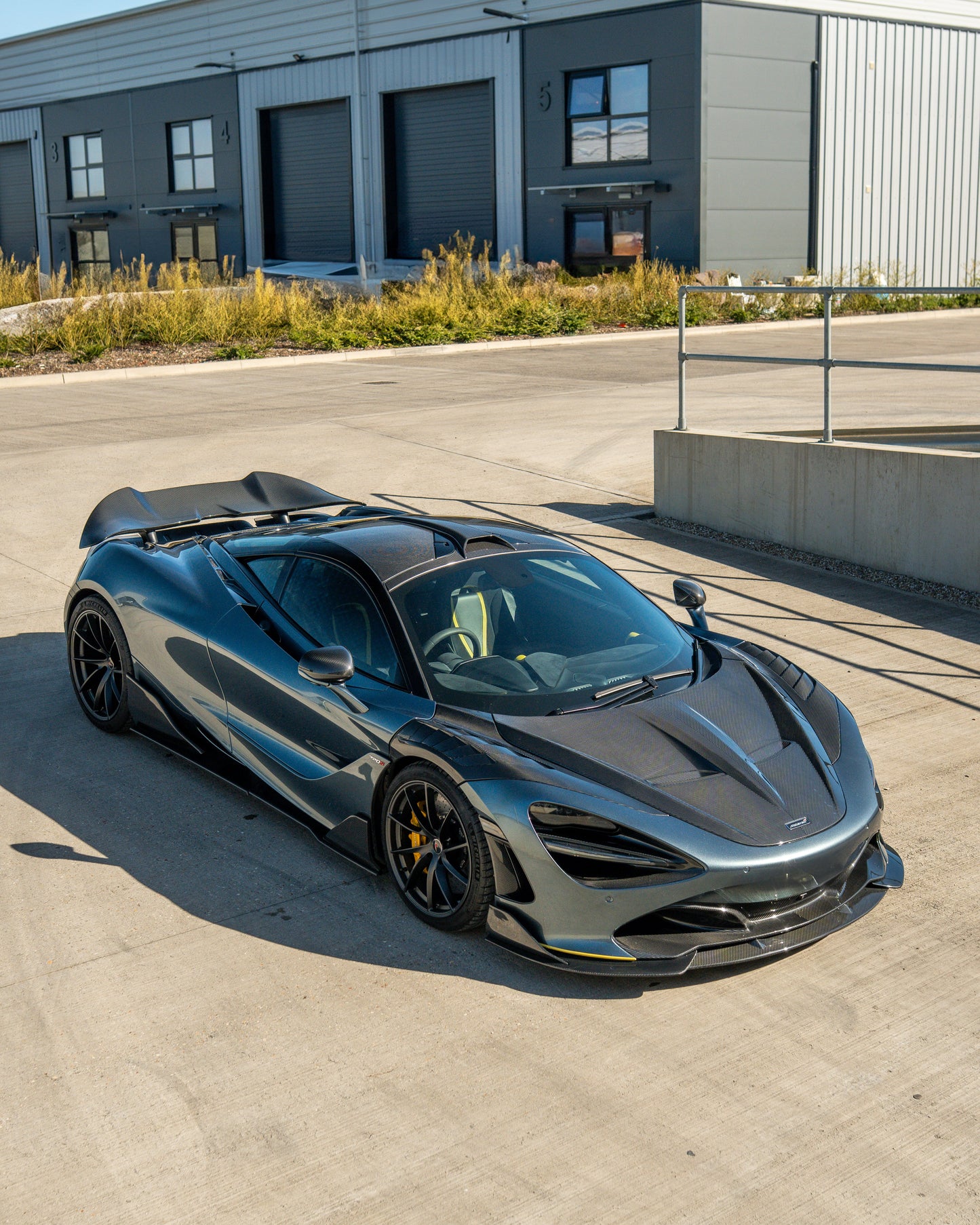 MCLAREN 720S CARBON FIBRE ROOF SCOOP - CT DESIGN