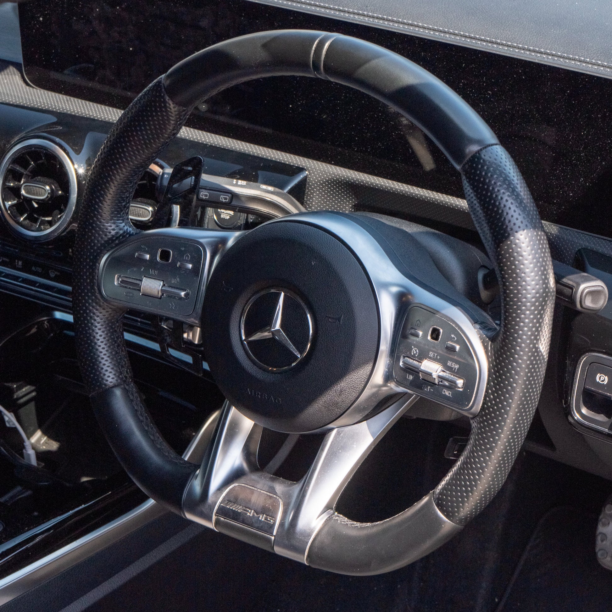 MERCREDES AMG MAGNETIC CARBON FIBRE SHIFTER PADDLES-Accessories-CT CARBON-CT Carbon - High-quality carbon fiber and gloss black aerodynamic parts for premium sports and luxury vehicles.