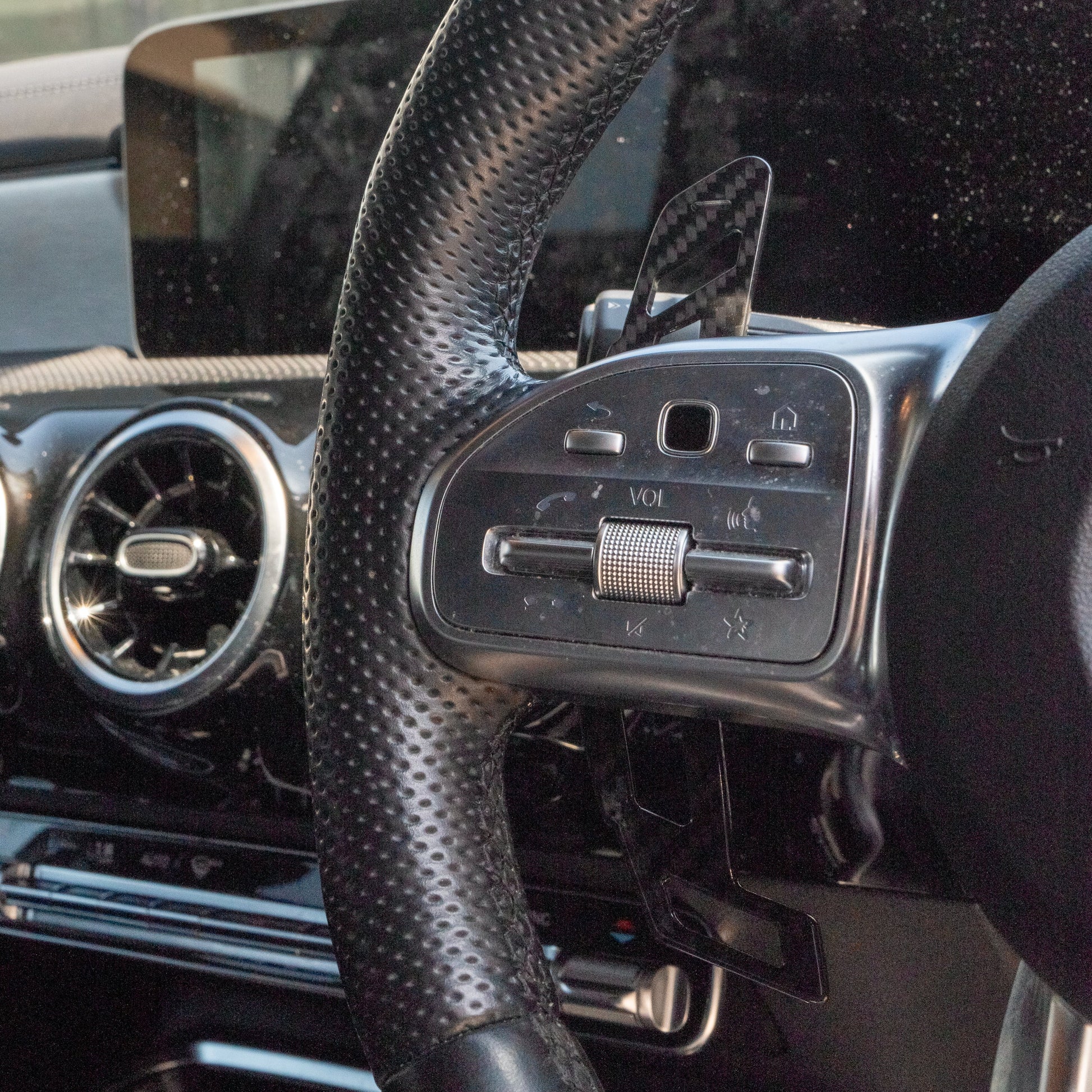 MERCREDES AMG MAGNETIC CARBON FIBRE SHIFTER PADDLES-Accessories-CT CARBON-CT Carbon - High-quality carbon fiber and gloss black aerodynamic parts for premium sports and luxury vehicles.